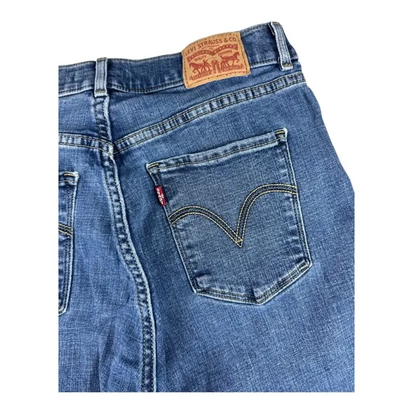 Levi's Classic Straight Leg Medium Wash Blue Jeans Womens Size 8 Mid Rise - Image 5