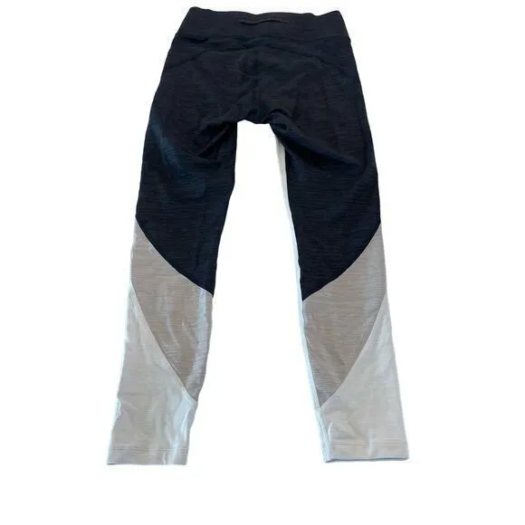 Outdoor Voices Workout Leggings Size Small Black and‎ White - Image 3