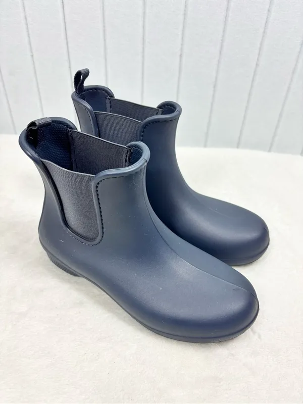 CROCS lightweight Navy Chelsea Rain Ankle Boots for Women Size 7 - Image 2