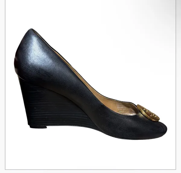 Tory Burch Black Leather Gold Medallion Peep Toe Wedge Pumps Size 7.5M - Image 3
