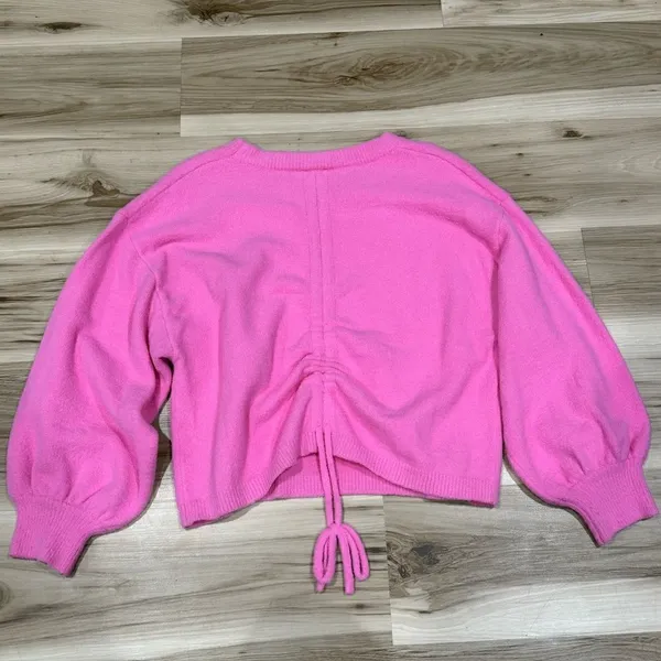 Le Lis Comfortable Fuzzy Sweater with Back Ruching Pink Women’s Medium - Image 5
