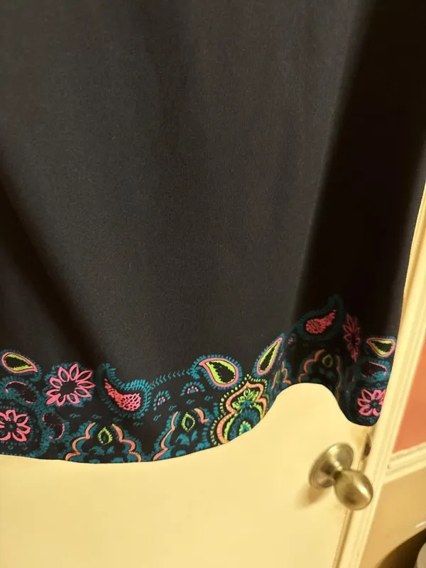 Athleta Womens Black Sleeveless Tank Top With Floral Mandala Print Size M - Image 7