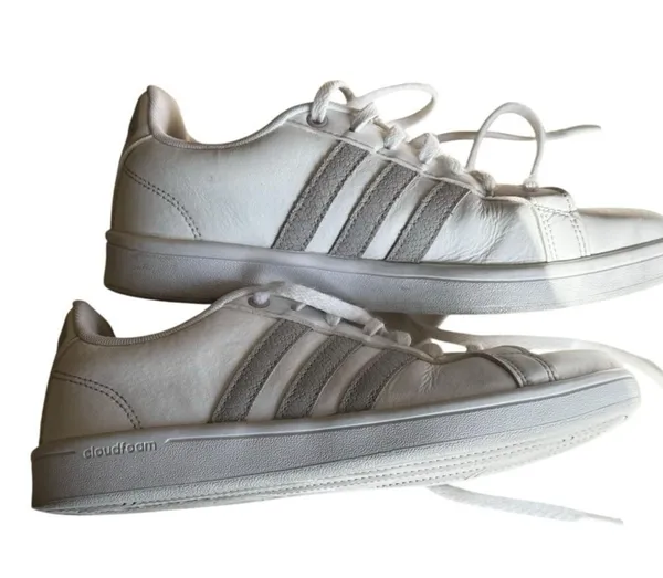 Adidas Women’s Athletic Sporty Court Style Lace Up Striped Sneakers Sz 7.5 - Image 3