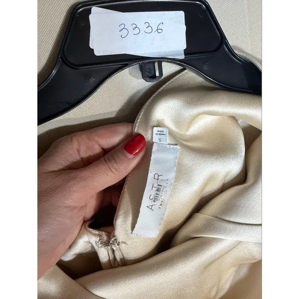 ASTR the Label Alisanne Satin Boat-Neck Bow Sleeveless Mini Dress Cream Small - Image 4