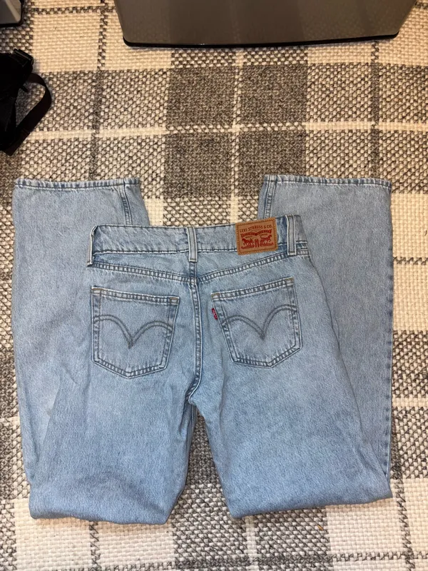 Levi’s Low-Rise Jeans - Image 2