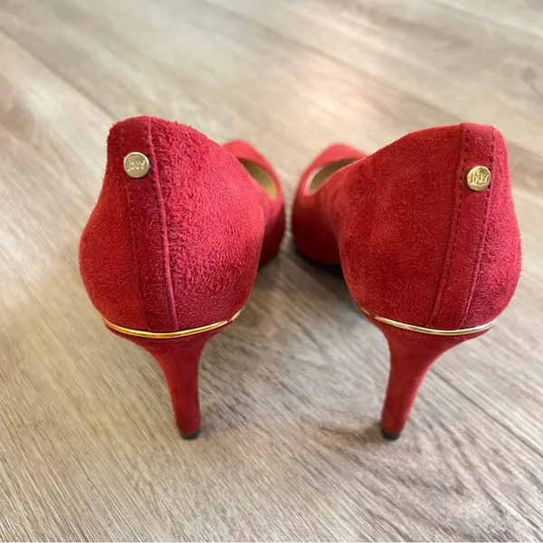 Jones New York Burgundy Suede Delta Heels Pumps Gold Trim Classy Sexy 7 Leather - Image 5