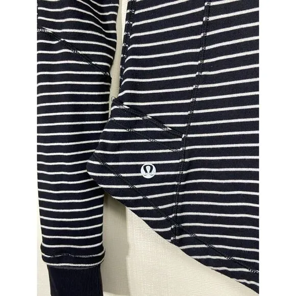 Lululemon Women Sz 2 Base Runner 1/2‎ Zip Black White Running Top Pullover - Image 5
