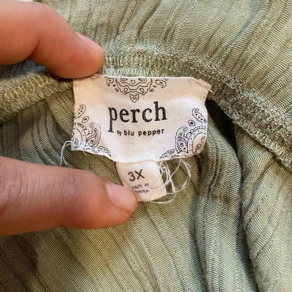 Blu Pepper Perch Sage Green Crinkle Tunic Blouse V Neck 3X Plus Size - Image 5