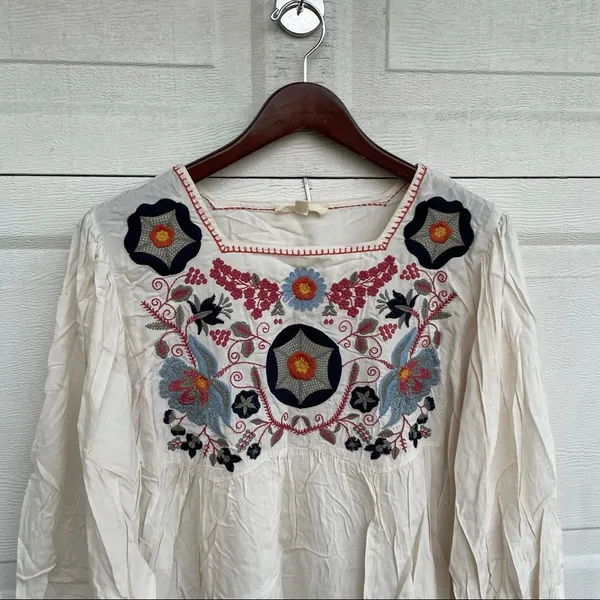 Entro Women’s Shirt Blouse Beige Floral Embroidered 3/4 Sleeve Medium - Image 4