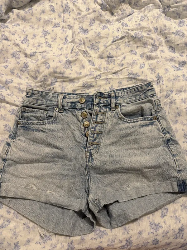 American Eagle Mom Shorts - Image 2