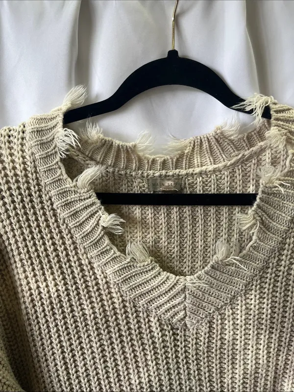 Main Strip Distressed V-Neck Chunky Sweater - Cream - Image 5