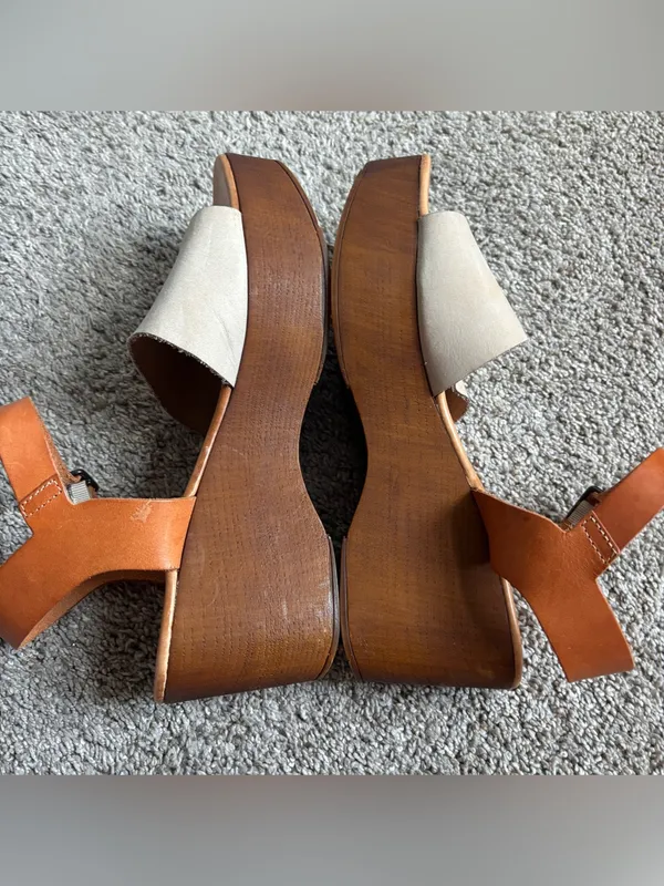 220V Italian Leather Beige Nubuck Wood Wedge Sandals Size 41 Beautiful 220V - Image 7