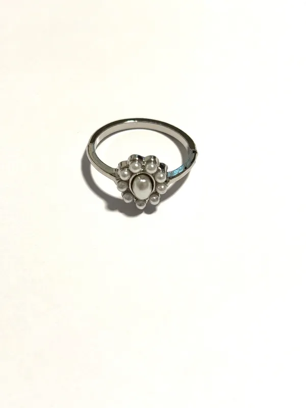 Faux Pearl Ring size 8 Silver - Image 2