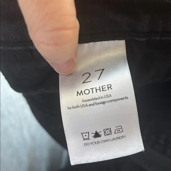 MOTHER women’s distressed black jeans “Hustler Ankle Fray” style - Image 4