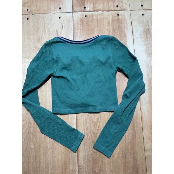 Out From‎ Under Urban Outfitters Green Ribbed Henley Crop Top M/L Long Sleeve - Image 3