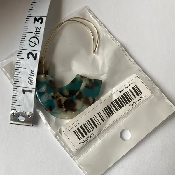 Acrylic Hoop Earrings Minimalist Leisure Style‎ Resin Jewelry - Image 3