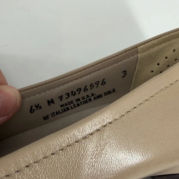 SAS Nude Leather Comfort Pumps Low Heel‎ USA Made 6.5 M Classic Work - Image 8