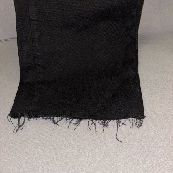 Zara women’s straight leg black denim unfinished hem excellent condition size 4 - Image 2