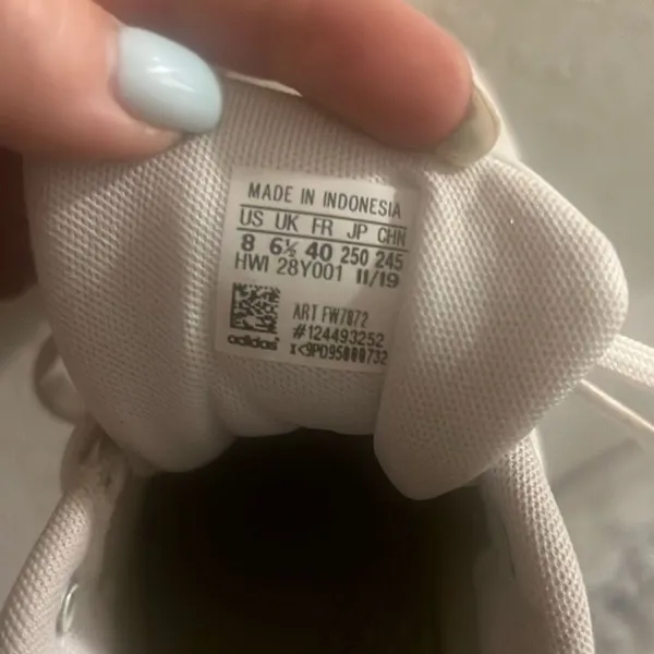 ✨ADIDAS ADVANTAGE SZ 8 SHOES✨ - Image 11