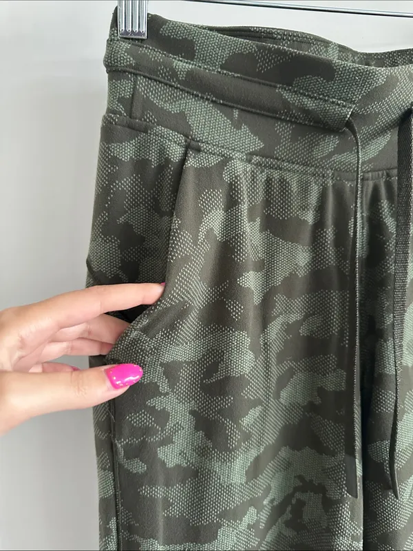 Lululemon camo joggers - Image 3
