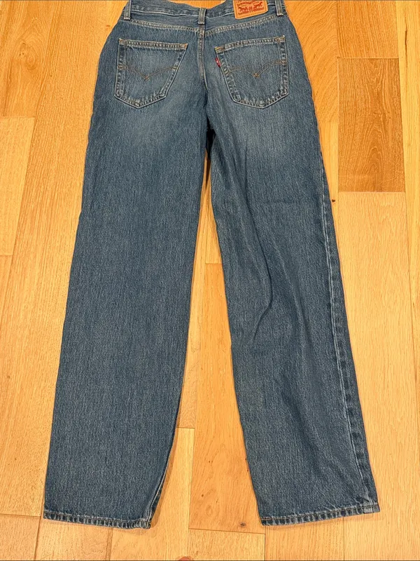 Levi's ‘94 baggy‎ Women's Straight-Leg Jeans in Medium Blue Wash 26 - Image 2