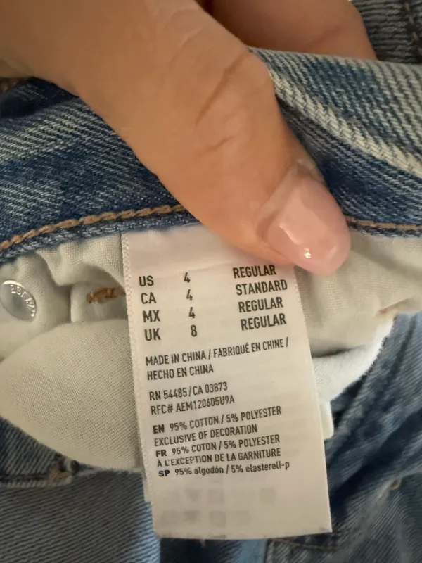 American Eagle Mom Jeans - Image 3