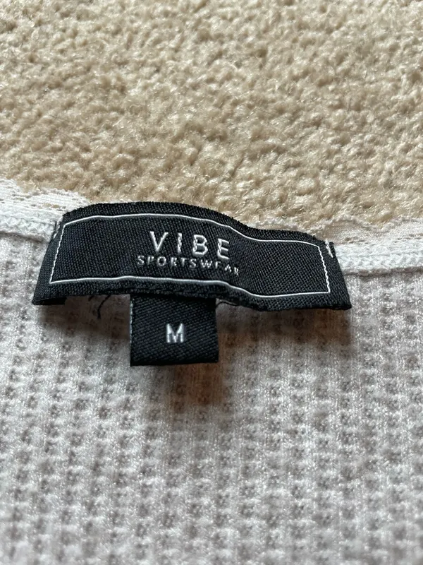 Vibe Sportswear Long Sleeve Crop - Image 2