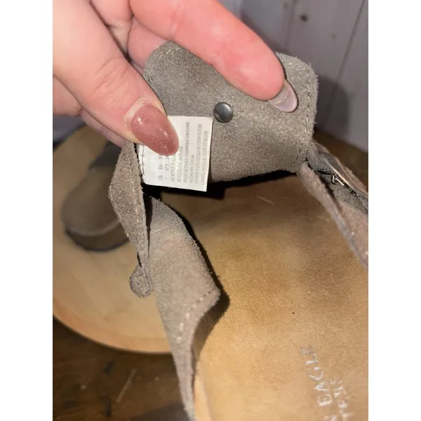 american eagle slip in clogs‎ Buckle Size 7 Suede - Image 4