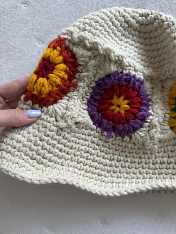 Knit floral bucket hat Tan - Image 4