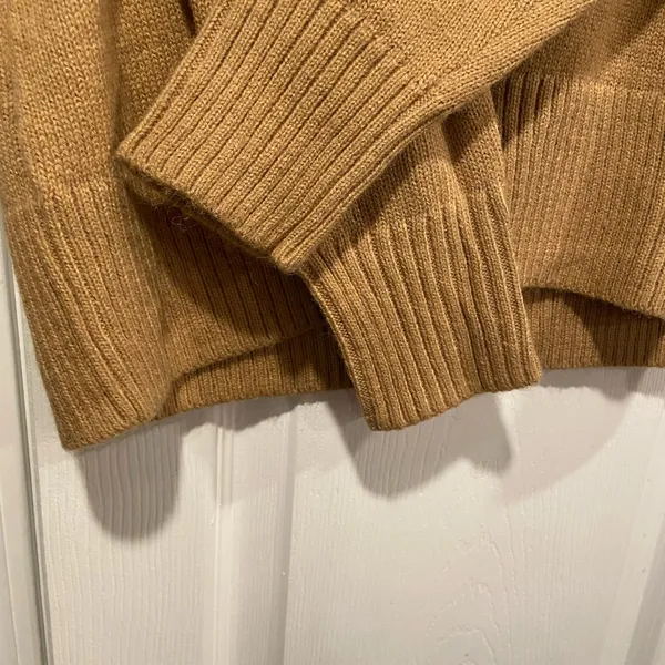 NWT Banana Republic Size S Tan Camel V Neck Long Sleeve Soft Pullover Sweater - Image 3