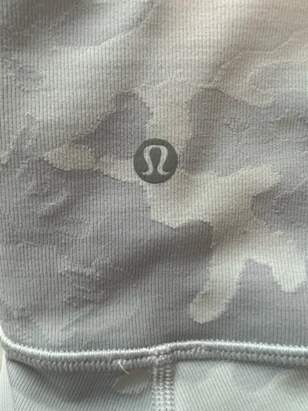 Lululemon Wunder Under HR Tight 25" *Jacquard White Camo Size 8 - Image 4
