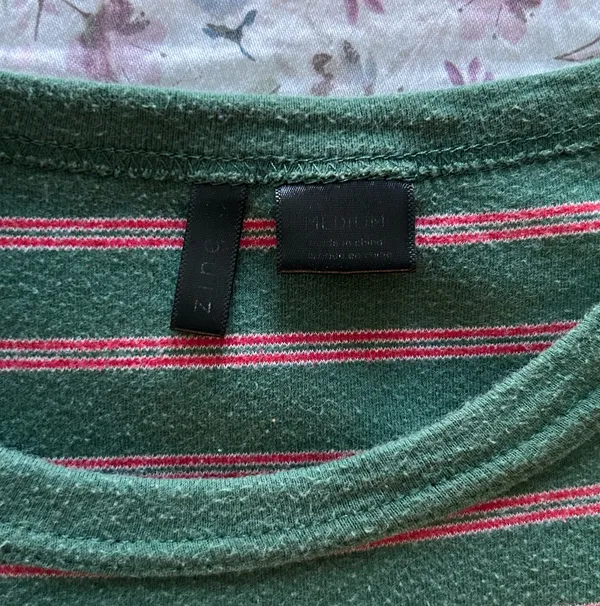 Red & Green Striped Crop Tee Size M - Image 2