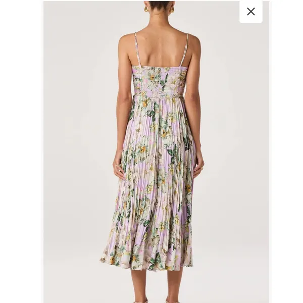 ASTR The Label Midi‎ Dress Womens L Lavender Floral Pleated Smocked event - Image 2