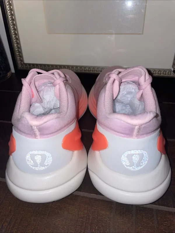 Lululemon Blissfeel Run Pink Athletic Running Sneakers Size 6 Like New - Image 9