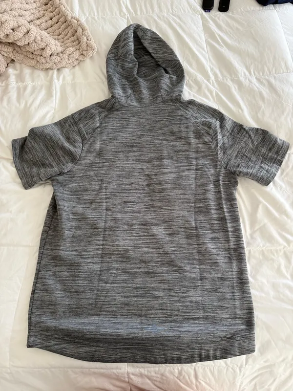 Nike sleeveless hoodie  - Image 2