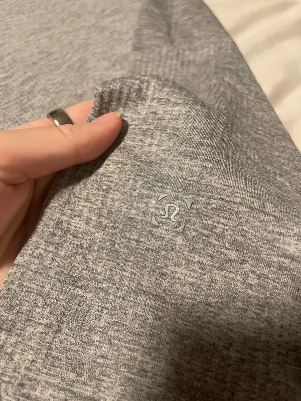 Lululemon Men’s Metal Vent Tech Henley Medium  - Image 3