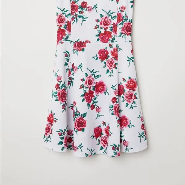 ✨ Divided by H&M Sleeveless Jersey Floral Dress ✨ - Image 3