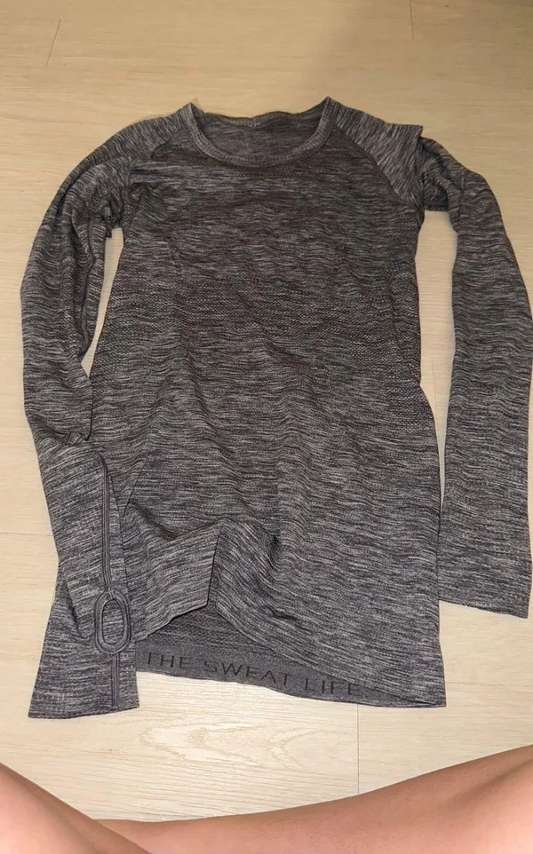 Lululemon Gray  Longsleeve Swiftly Tech - Image 2