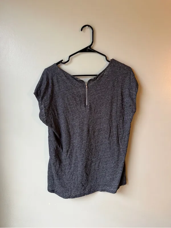 American Eagle Outfitters Charcoal Gray Scoop Neck Top Size Medium - Image 4