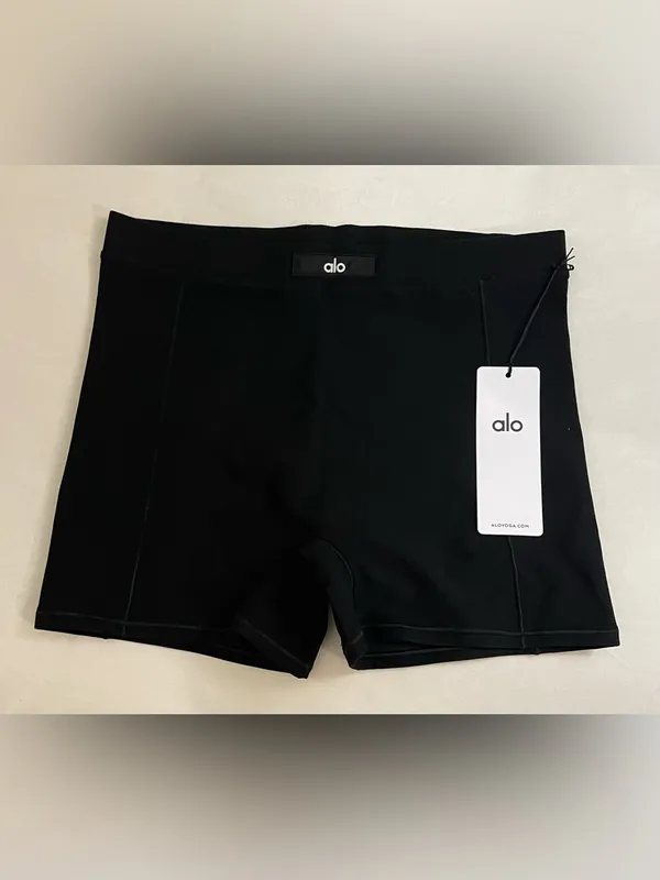 Alo Yoga NWT Alosoft Sincere Micro Shorts Black Size L - Image 6