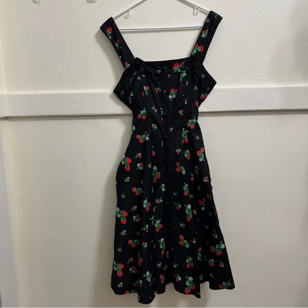 Hell Bunny Isobel Dress in Strawberry Print (L) - Image 2