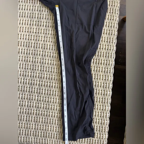 Lululemon Mid Rise Dance Studio Crop 4 Athleisure workout yoga travel outdoors‎ - Image 10