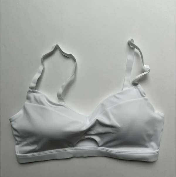 Gymshark Whitney Shorts & Balcony Peekaboo Sports Bra Set - Image 5