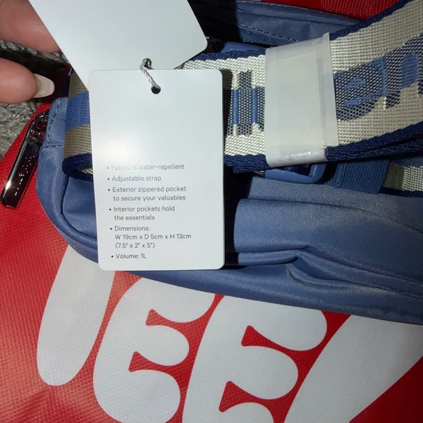 Lululemon Everywhere Belt Bag 1L - Image 8