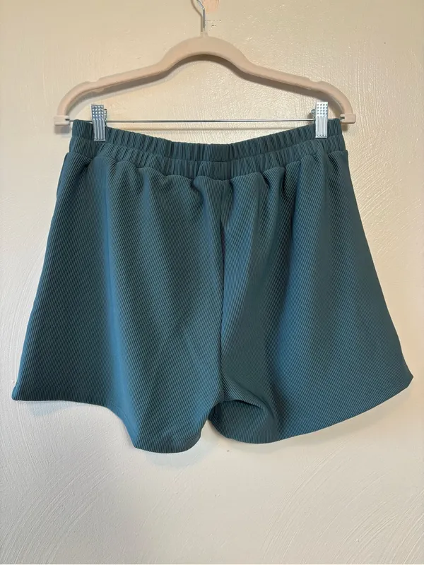 Zenana Women's Set Shorts Shirt Causal Ribbed Pockets Elastic Green Size Large - Image 10