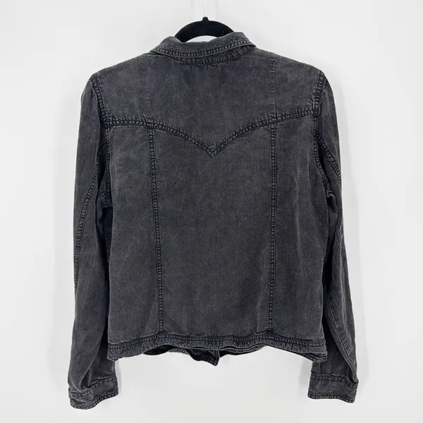 Ariat black gray lightweight shacket with Aztec native indigenous accent buttons - Image 2