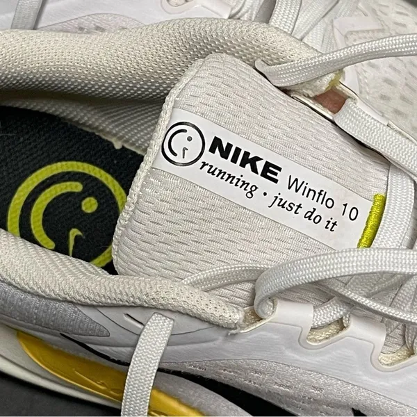 Nike Zoom Winflo 10 Women's White Running Shoes Size 8.5M - Image 3