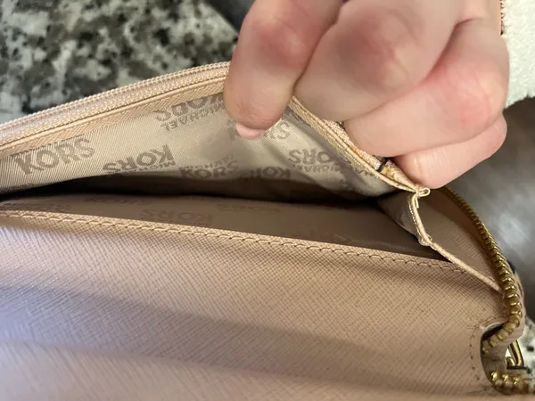 Michael Kors Wallet Wristlet - Image 7