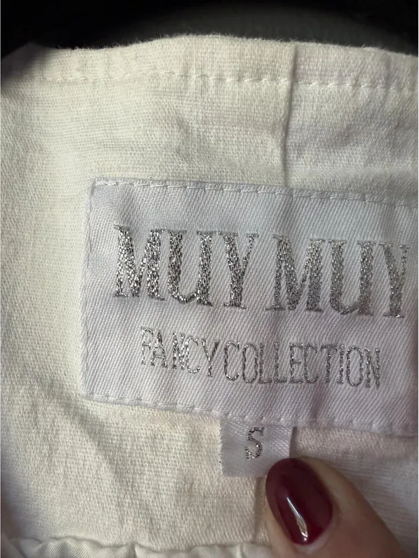 Muy Muy Fancy Collection White Vest Size Small - Image 3