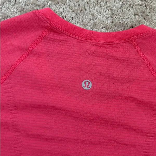Lululemon top. S - Image 6